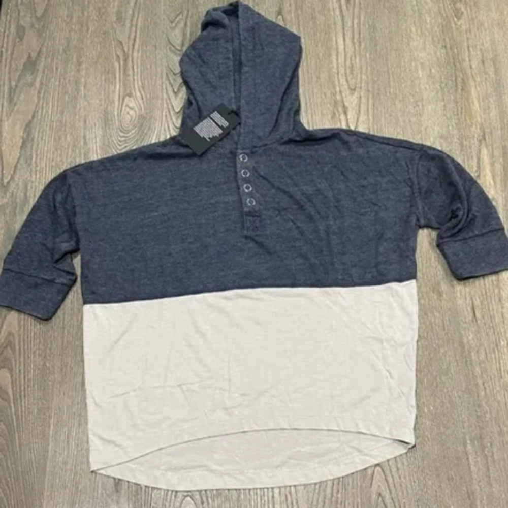 65. NWT Chaser Hoodie gray/ivory size: Small